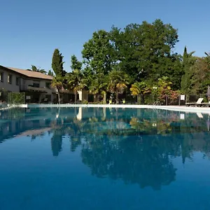 *** Hotel Logis Restaurant Les Oliviers Frankrig